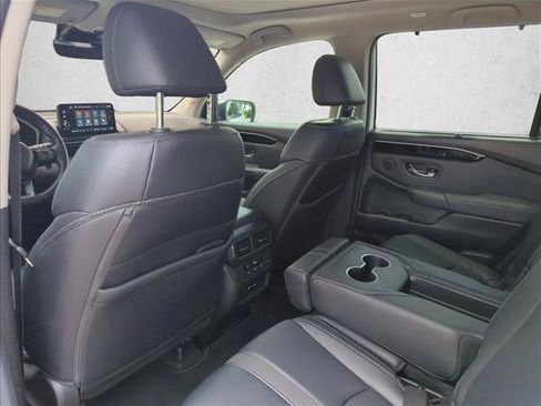 Used 2025 Honda Pilot Touring image 18