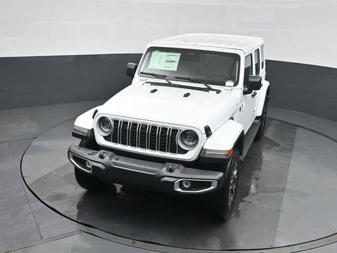 New 2026 Jeep Wrangler Unlimited Sahara AWD/4WD image 33