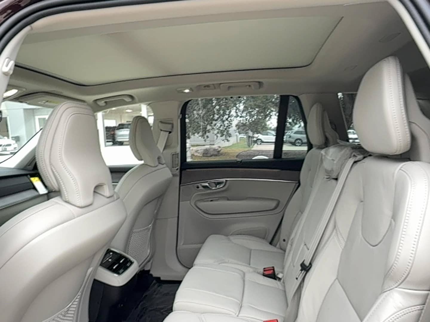 Used 2026 Volvo XC90 B6 Ultra w/ Protection Package Premier AWD/4WD image 16