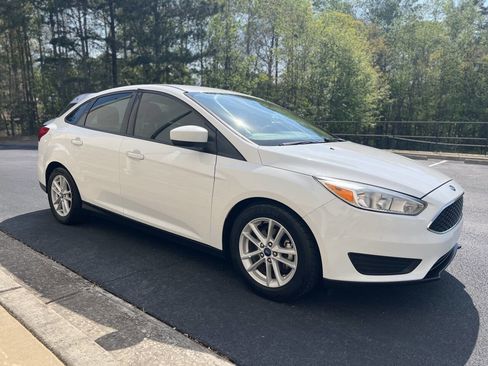 Used 2018 Ford Focus SE image 6