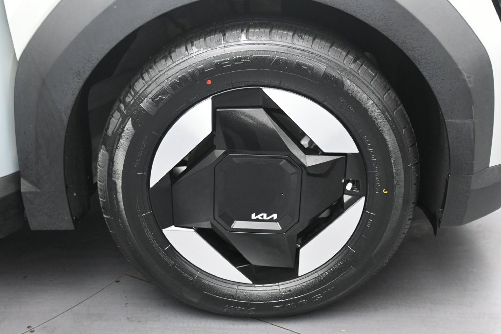 Used 2024 Kia EV9 Light RWD image 37