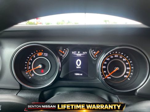 Used 2023 Jeep Wrangler Sport AWD/4WD image 15