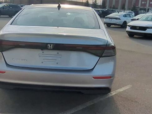 New 2025 Honda Accord SE image 7