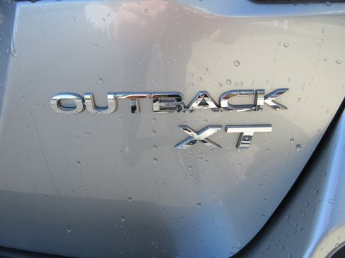 Used 2022 Subaru Outback Limited XT AWD/4WD image 9