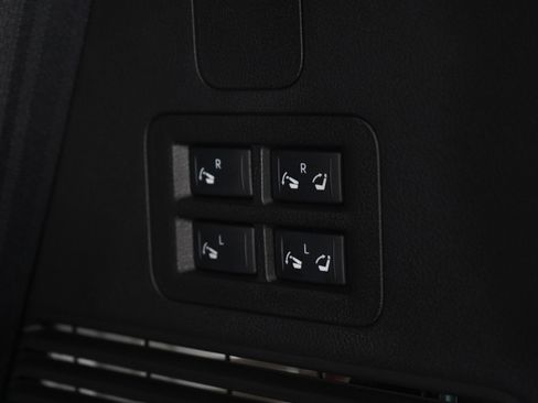 Used 2025 Nissan Armada SL AWD/4WD image 20