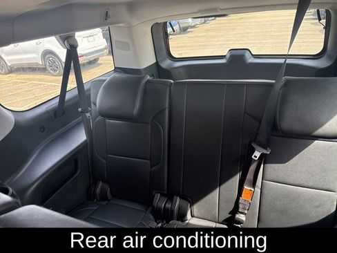 Used 2019 Chevrolet Suburban LT AWD/4WD image 18
