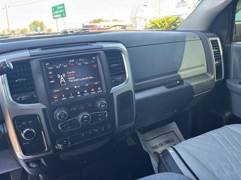Used 2018 RAM 3500 SLT w/ Luxury Group AWD/4WD image 11