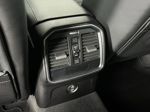 Used 2021 Porsche Macan S image 23