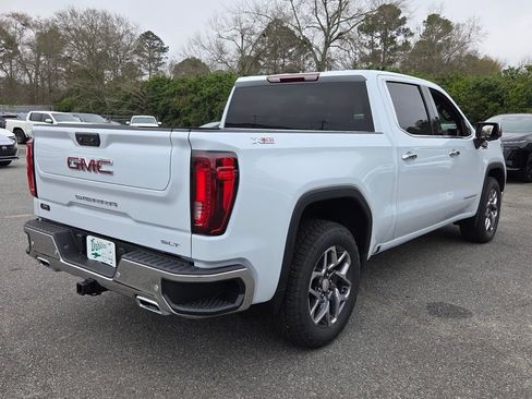 New 2026 GMC Sierra 1500 SLT image 10