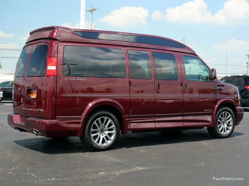 Used 2024 Chevrolet Express 2500 image 11