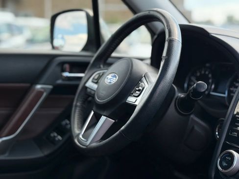 Used 2017 Subaru Forester 2.5i Touring AWD/4WD image 24