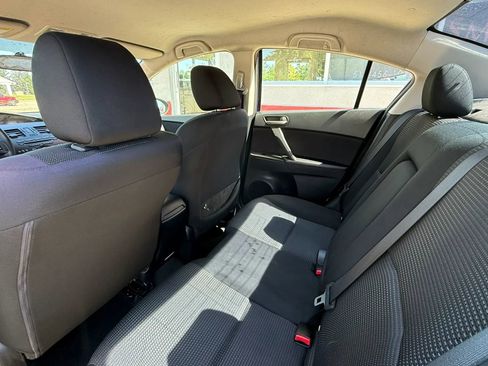 Used 2013 MAZDA MAZDA3 i Touring FWD image 10
