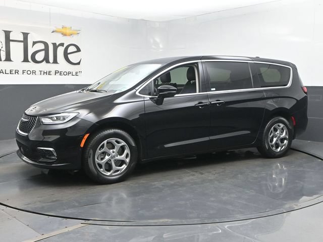 Used 2024 Chrysler Pacifica Limited AWD/4WD image 36