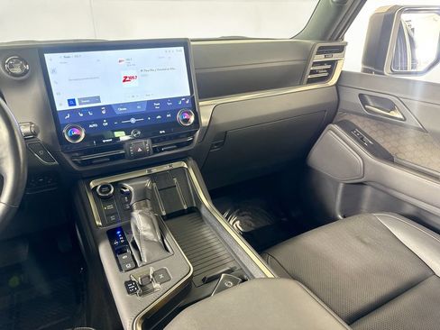 Used 2024 Lexus GX 550 w/ Cold Area Package AWD/4WD image 28
