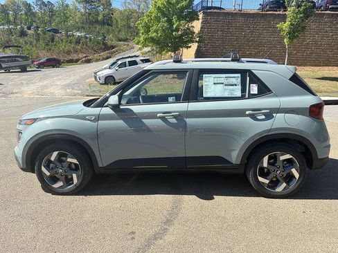 New 2025 Hyundai Venue Limited image 2