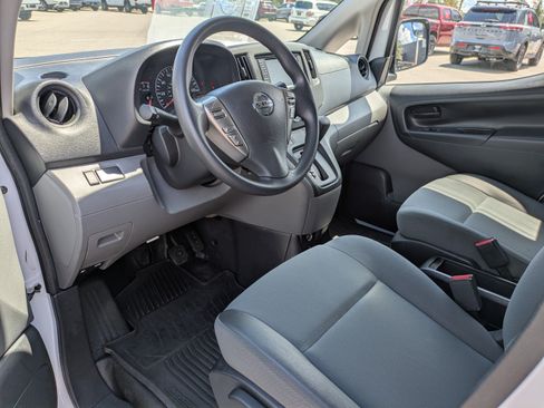 Used 2020 Nissan NV200 S w/ Sliding Glass Door Package FWD image 15