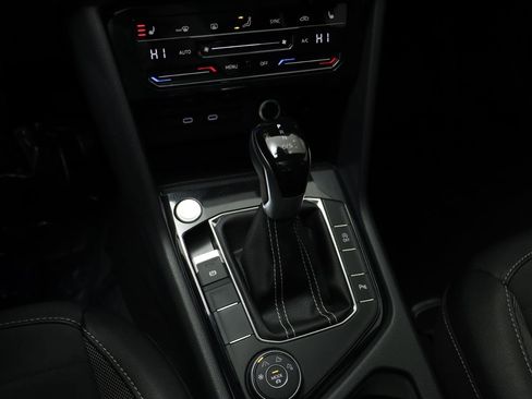 New 2026 Volkswagen Taos SE image 10