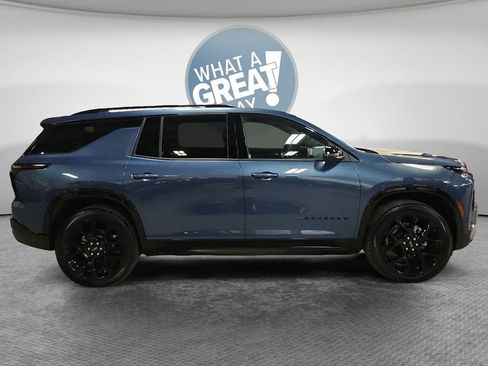 Certified 2026 Chevrolet Traverse RS w/ LPO, Floor Liner Package AWD/4WD image 2