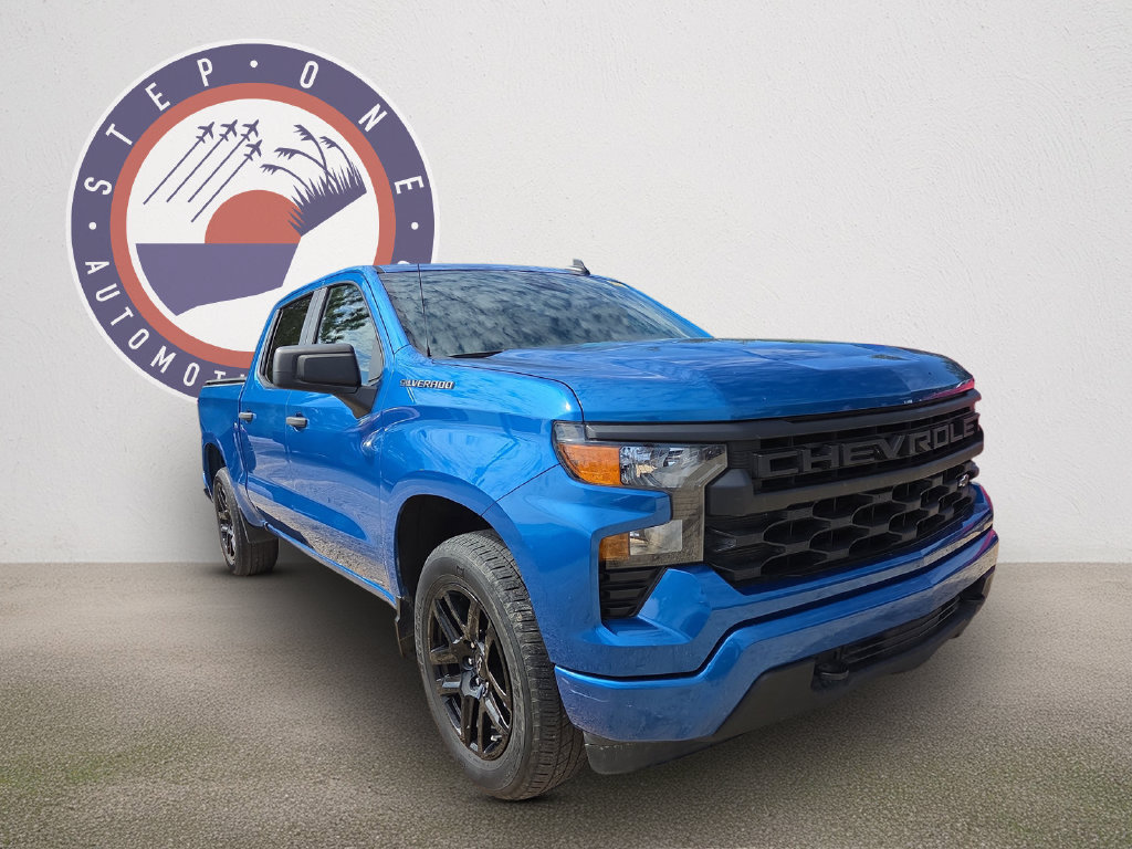 Used 2023 Chevrolet Silverado 1500 Custom RWD image 2