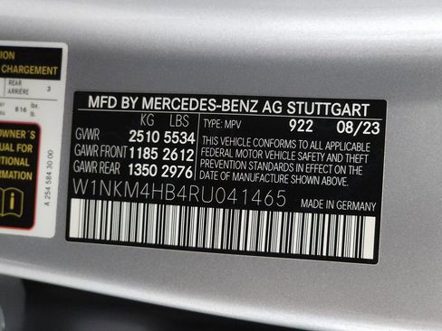 Used 2024 Mercedes-Benz GLC 300 4MATIC w/ Driver Assistance Package image 39