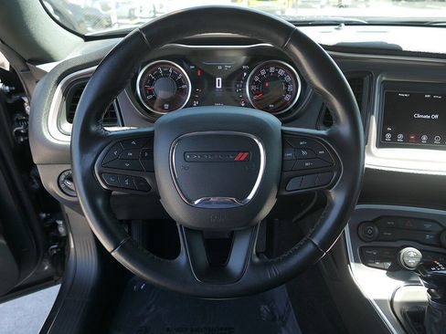 Used 2022 Dodge Challenger SXT RWD image 17
