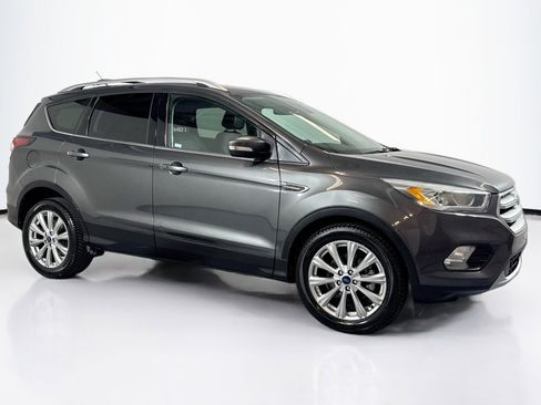 Used 2017 Ford Escape Titanium image 3
