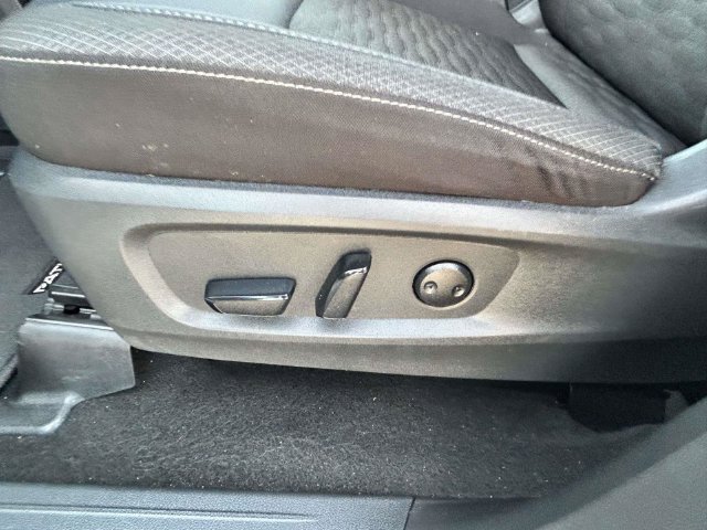 Used 2025 Nissan Pathfinder SV AWD/4WD image 19