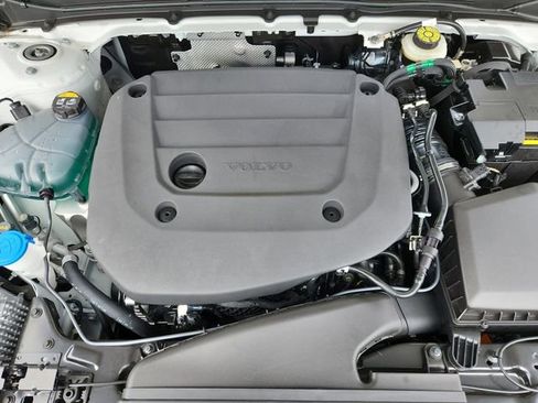 New 2026 Volvo XC40 B5 Plus w/ Climate Package image 19