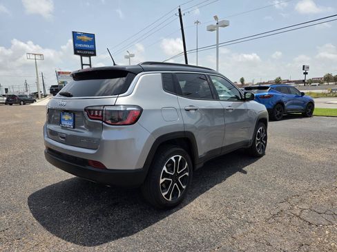 Used 2024 Jeep Compass Limited AWD/4WD image 5