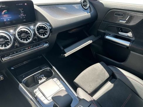 Certified 2022 Mercedes-Benz GLA 250 4MATIC image 33
