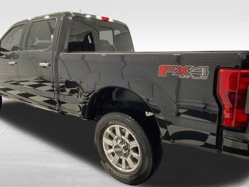 Used 2019 Ford F350 Limited image 2