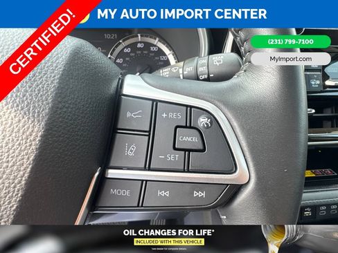 Certified 2025 Toyota Highlander XLE AWD/4WD image 17