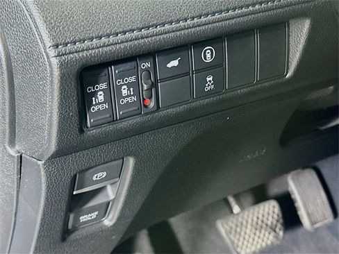 Used 2023 Honda Odyssey Sport image 23
