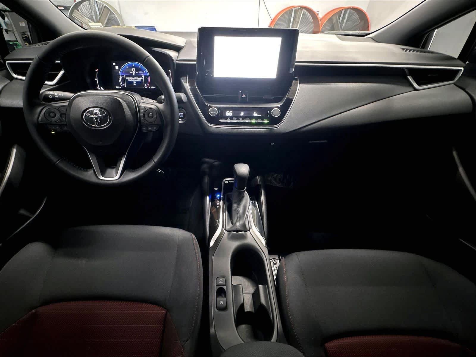 Used 2026 Toyota Corolla SE FWD image 17