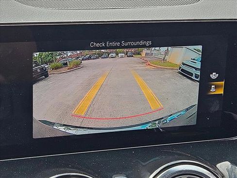 Used 2022 Mercedes-Benz GLB 250 image 10