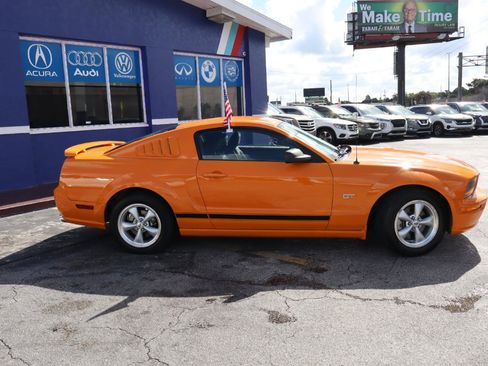 Used 2007 Ford Mustang GT RWD image 2
