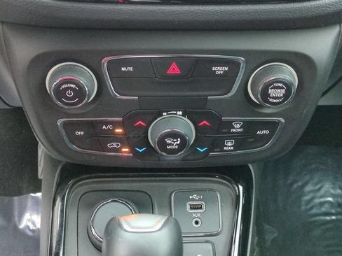 Used 2019 Jeep Compass Limited AWD/4WD image 22