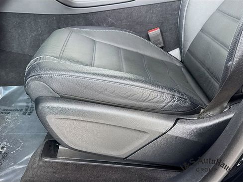 Used 2024 Mercedes-Benz GLS 580 4MATIC w/ Night Package image 25