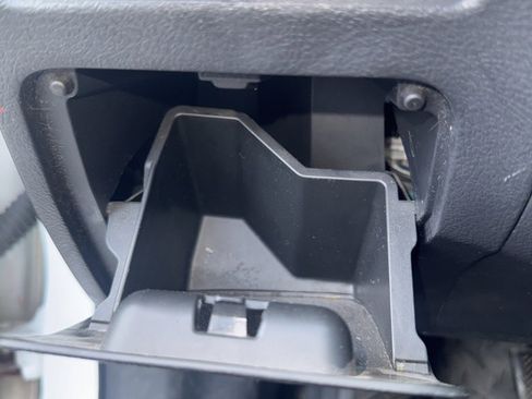 Used 2010 Pontiac Vibe w/ Preferred Package image 26