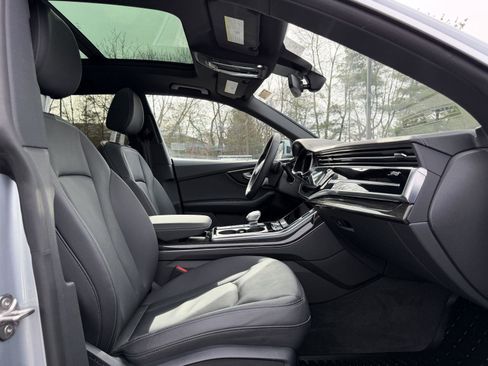 Used 2025 Audi Q8 Premium w/ Convenience Package image 15