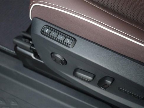 New 2025 Volkswagen ID. Buzz Pro S image 11