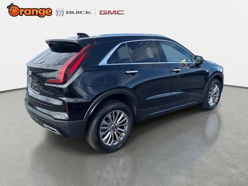 Used 2025 Cadillac XT4 Premium Luxury FWD image 3
