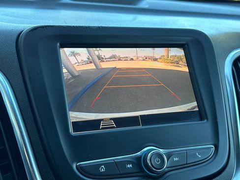 Used 2022 Chevrolet Equinox LT FWD image 21