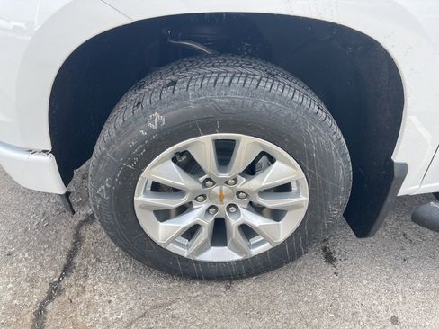 New 2026 Chevrolet Silverado 1500 Custom image 9