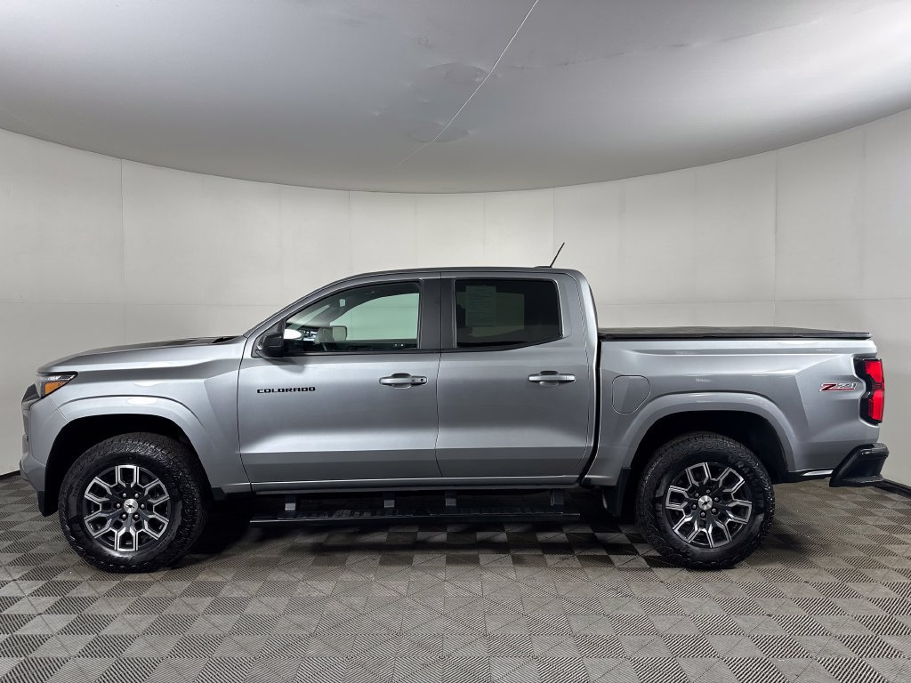 Used 2023 Chevrolet Colorado Z71 w/ Z71 Convenience Package 2 AWD/4WD image 2
