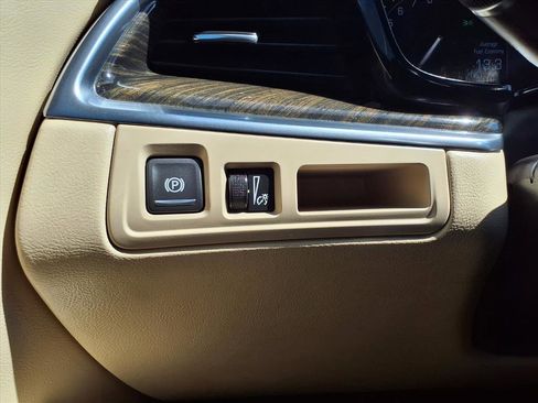 Used 2019 Cadillac XT5 Base image 9