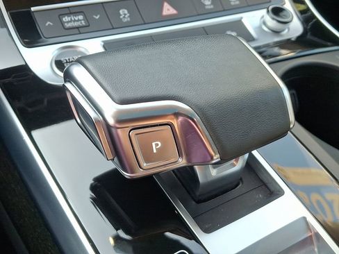 Certified 2023 Audi Q7 2.0T Premium w/ Towing Package image 16