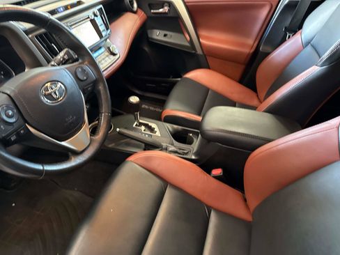 Used 2013 Toyota RAV4 Limited image 22