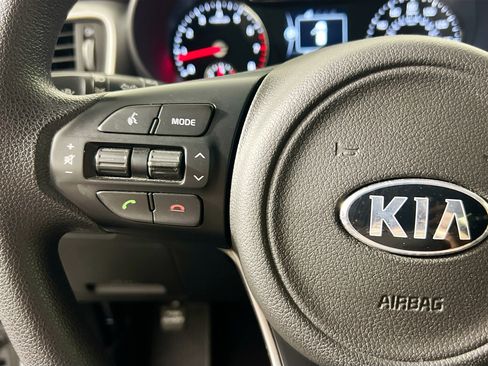 Used 2018 Kia Sorento FWD image 18
