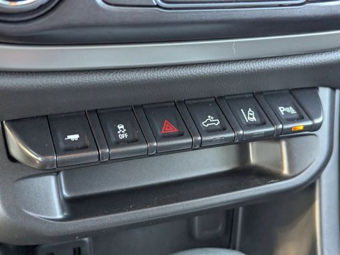 Used 2022 Chevrolet Colorado LT w/ Safety Package image 30